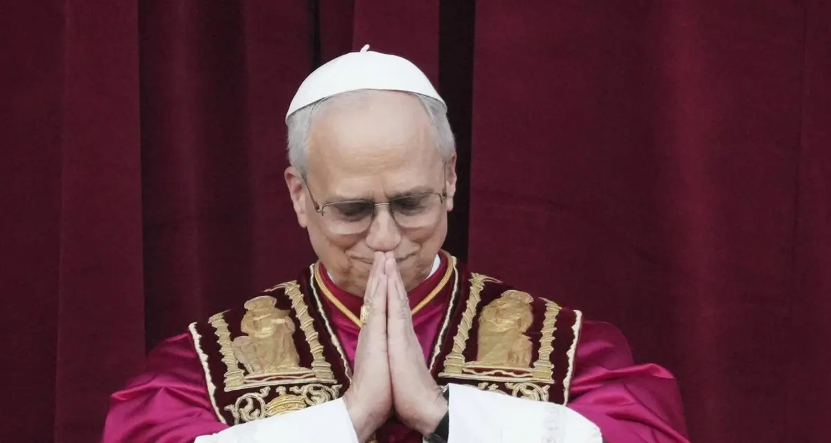 Leone XIV: il nuovo Papa è l’americano Prevost. “Sia una pace disarmata e disarmante”