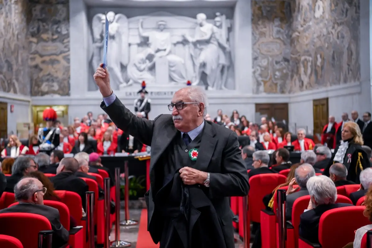 Magistrati escono per protesta all&#x2019;Inaugurazione Anno Giudiziaro del Tribunale di Milano, nella foto Armando Spataro - Milano, Sabato 25  Gennaio 2025 (Foto Claudio Furlan/Lapresse)Inauguration of the Judicial Year of the Court of Milan - Milan, Saturday 25 January 2025 (Photo Claudio Furlan/Lapresse)