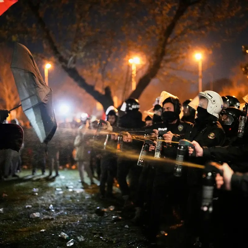 La Turchia scende in piazza contro Erdogan