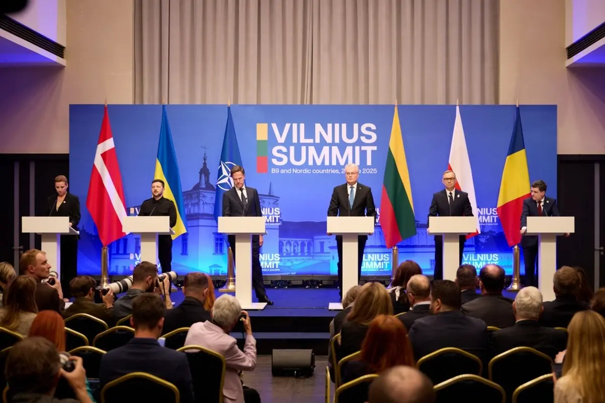 METTE FREDERIKSEN PRIMO MINISTRO DANESE, VOLODYMYR ZELENSKY PRESIDENTE UCRAINA, MARK RUTTE SEGRETARIO GENERALE DELLA NATO, GITANAS NAUSEDA PRESIDENTE LITUANIA, ANDRZEJ DUDA PRESIDENTE POLONIA, NICUSOR DAN PRESIDENTE DELLA ROMANIA , IMAGOECONOMICA