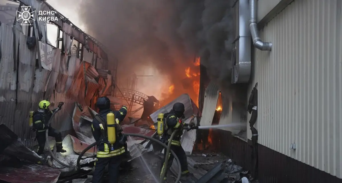 Riprendono i raid russi in Ucraina: la tregua di Putin scade, Kiev accusa Mosca