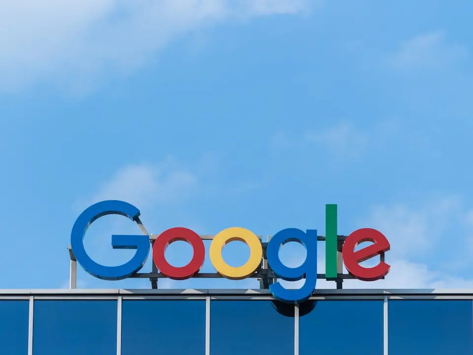 L’IA “Gemini” spia gli utenti: class action contro Google