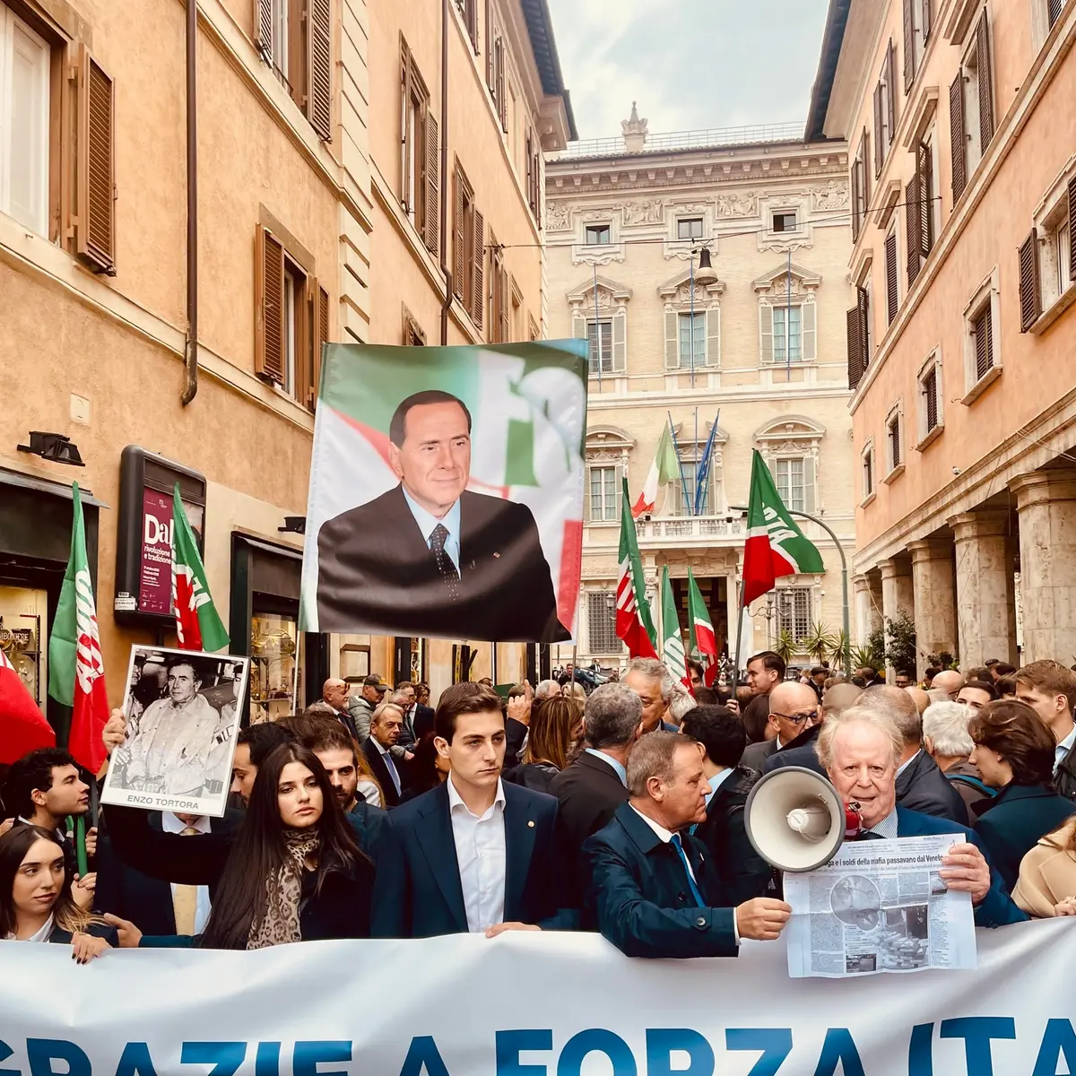 Se FI non riesce a elaborare una campagna referendaria senza pensare al Cavaliere