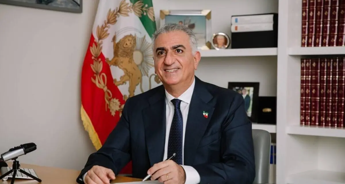 Reza Ciro Pahlavi, l’ombra dello Scià si allunga sull’Iran ma nessuno vuole tornare al passato