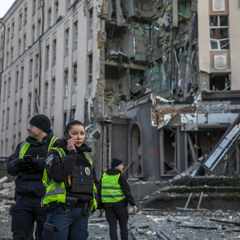 Missili e droni su Kiev: sei morti, tra cui un bambino