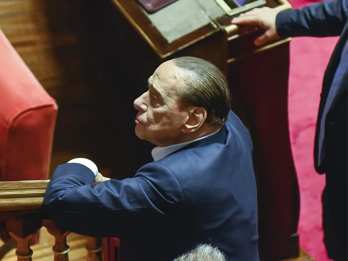 Stavolta non ci sono le leggi ad personam a giustificare il blitz delle toghe in politica: è tutto più difficile