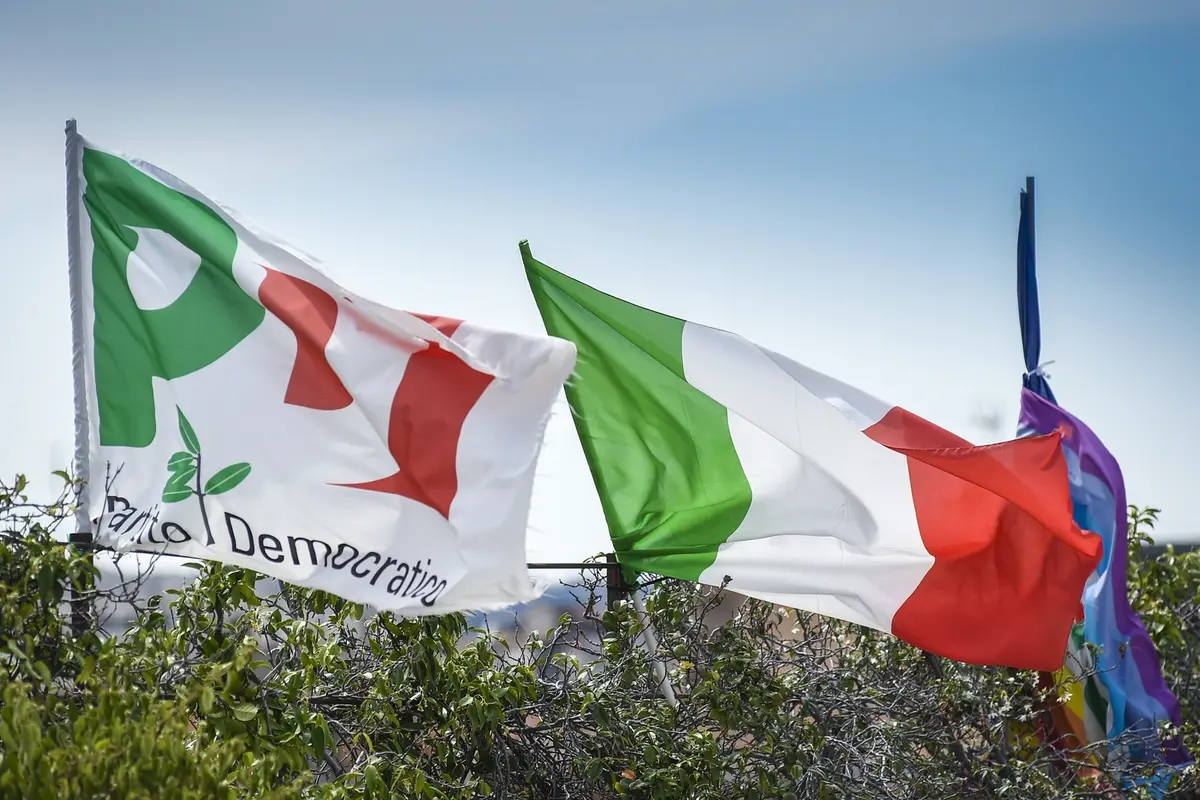BANDIERA BANDIERE PD PARTITO DEMOCRATICO TRICOLORE , IMAGOECONOMICA
