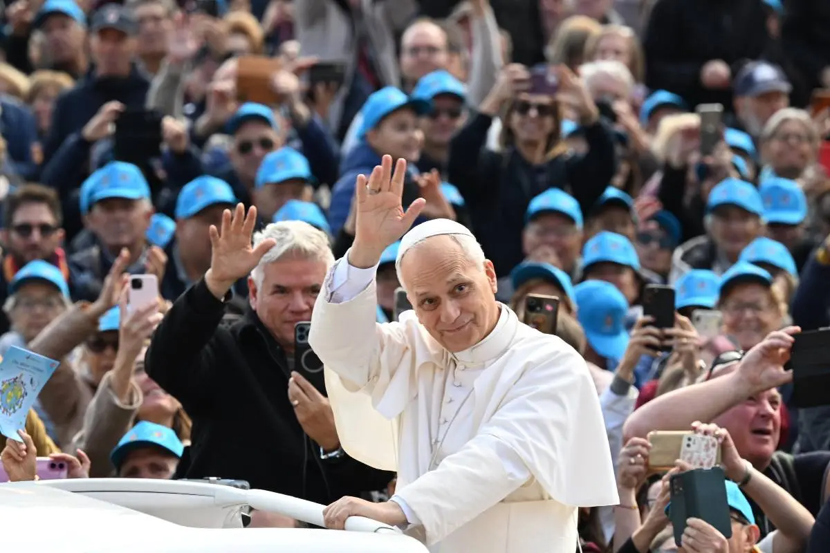 Leone XIV contro le guerre: «Feriscono la famiglia umana, costruiamo fraternità e speranza»