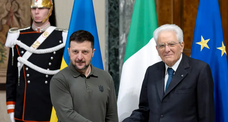 Italia e Ucraina, Mattarella e Meloni ribadiscono sostegno totale a Zelensky