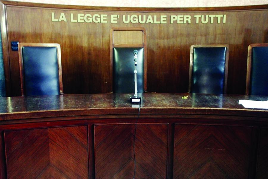 Processo contro Grillo jr, rinviata la sentenza per un grave lutto al presidente del collegio: morto il figlio