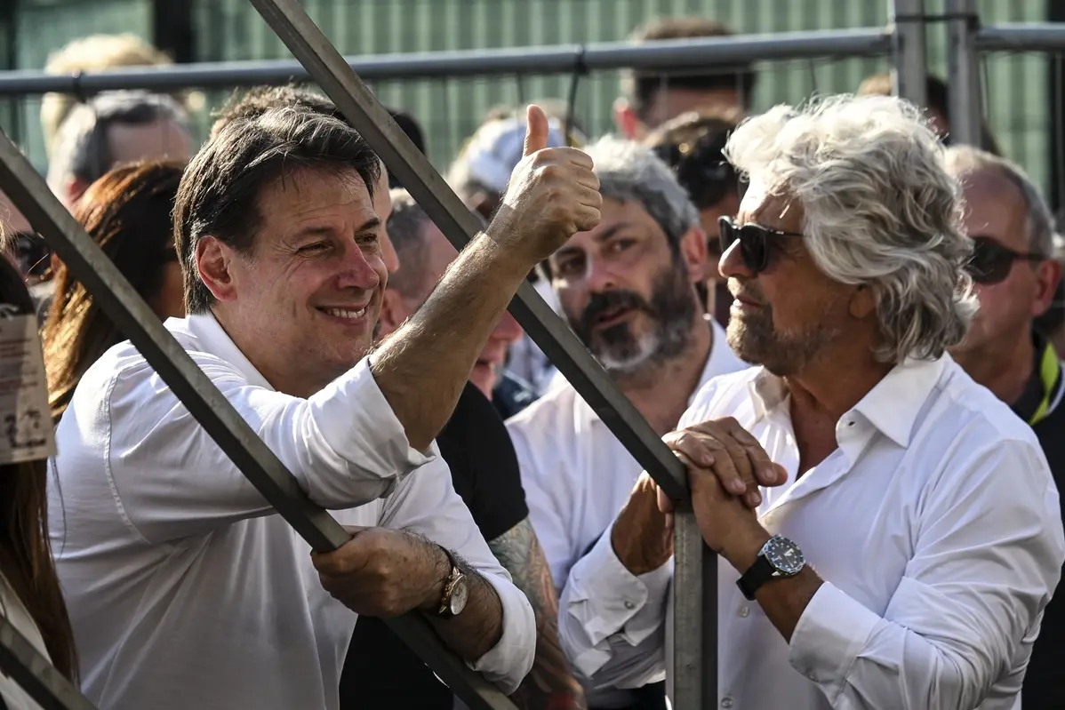 GIUSEPPE CONTE POLITICO ROBERTO FICO BEPPE GRILLO , IMAGOECONOMICA