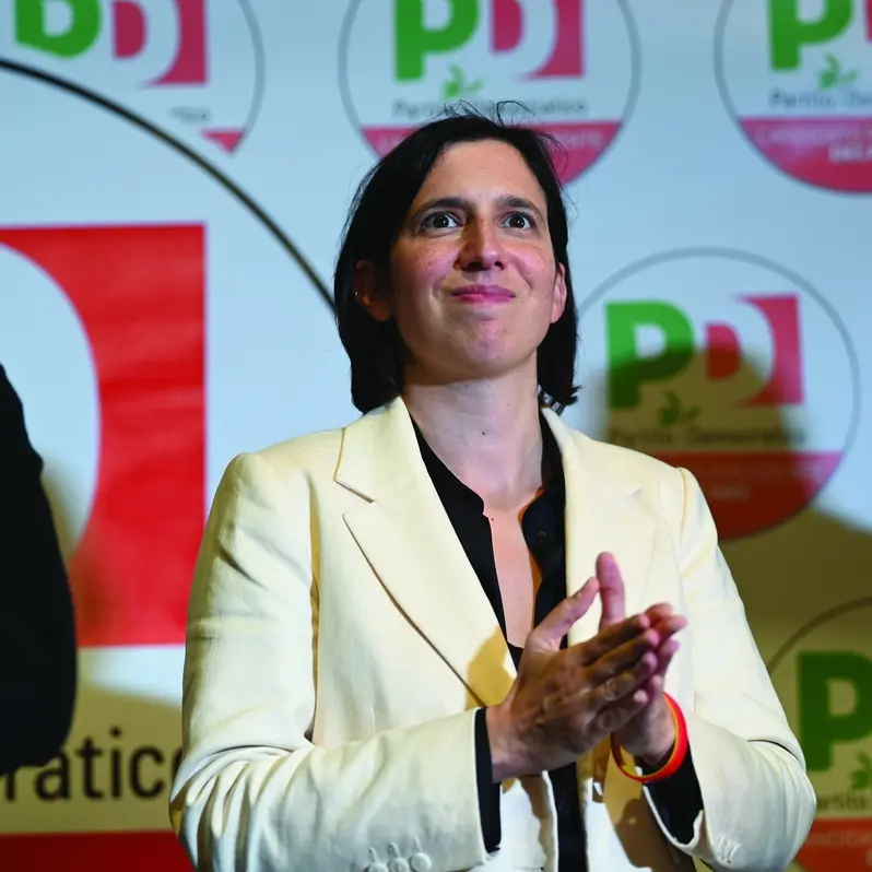 I riformisti insistono: «Schlein vada a Kiev». I suoi fedelissimi rilanciano: «Sì alle armi»