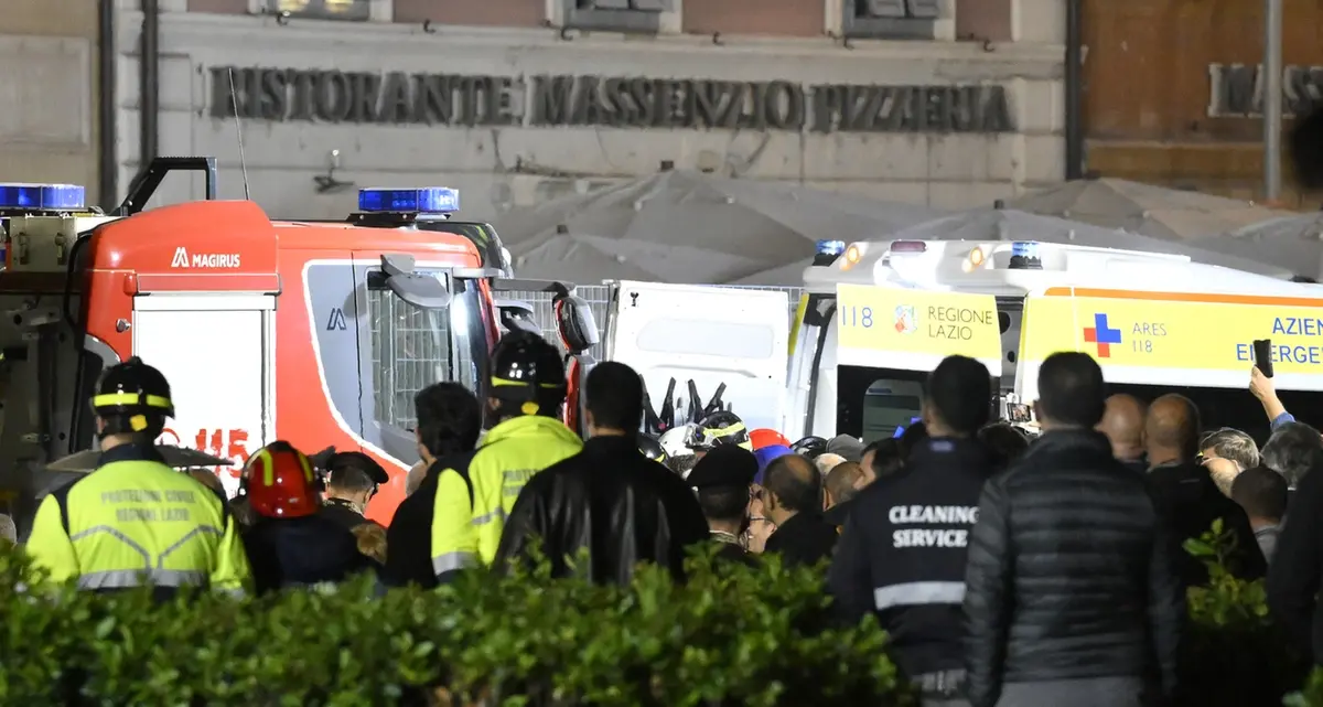 Muore operaio nel crollo della Torre dei Conti: tragedia in un cantiere del Pnrr