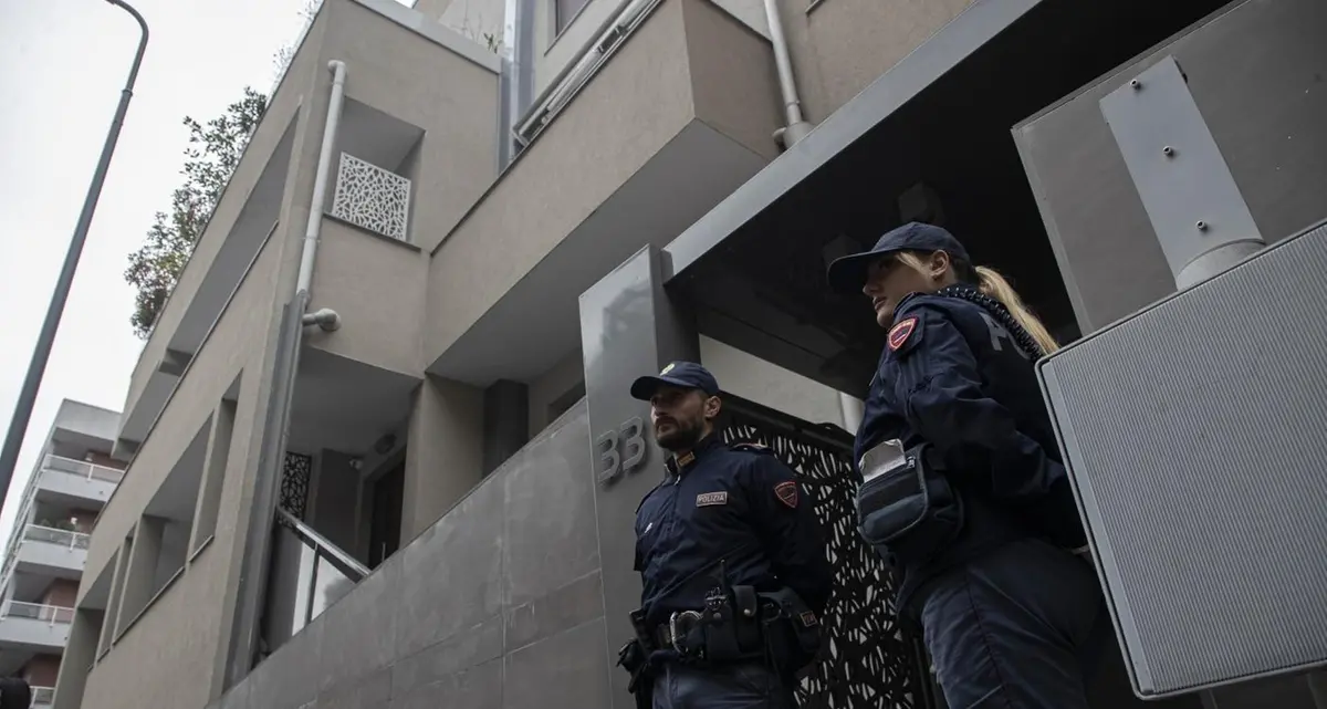 Milano, uccisa a coltellate dal compagno sotto gli occhi dei vicini