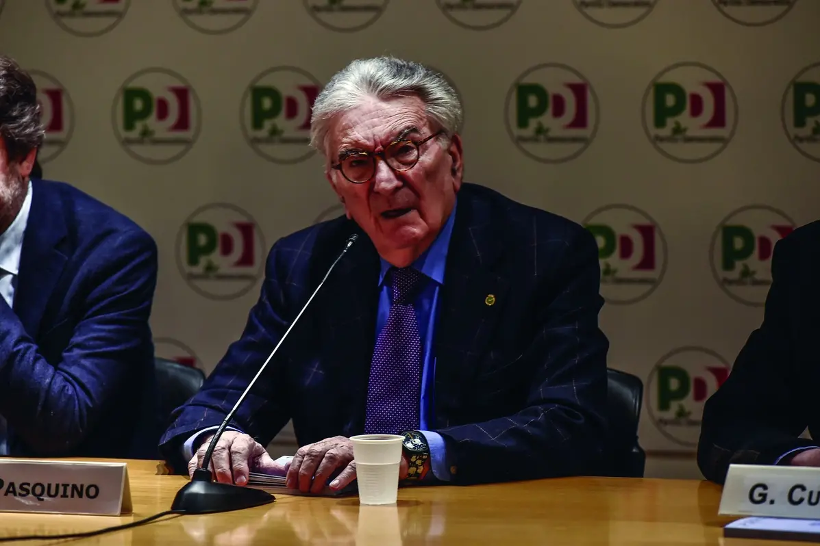 GIANFRANCO PASQUINO PROFESSORE , IMAGOECONOMICA