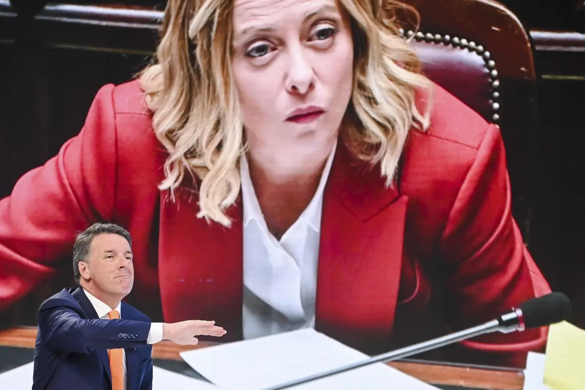 MATTEO RENZI POLITICO SULLO SCHERMO GIORGIA MELONI PRESIDENTE DEL CONSIGLIO , IMAGOECONOMICA