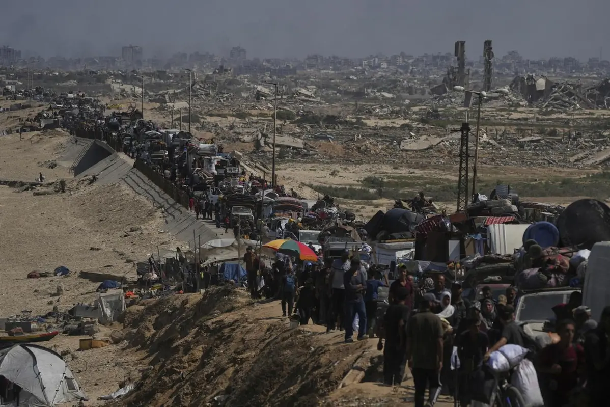 Macerie e tank, l’esercito israeliano entra a Gaza
