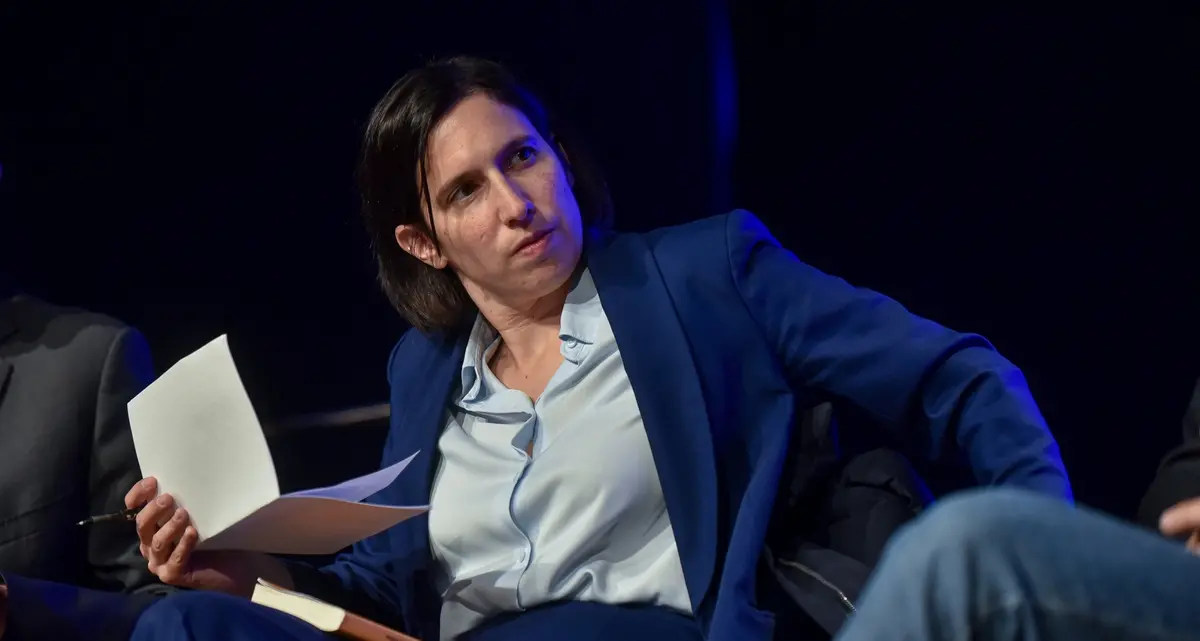 Rosso Montepulciano, la maggioranza dem: «Fiducia a Schlein»