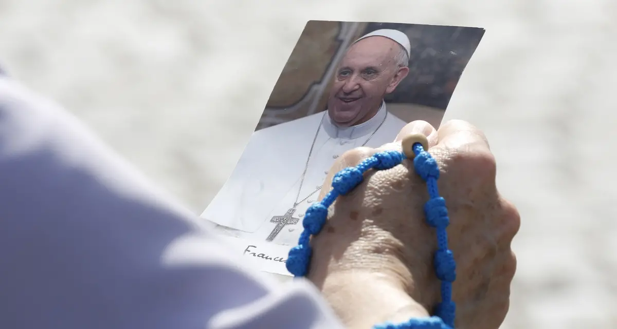 Le vecchiaia vista da Papa Francesco: «La morte non è la fine di tutto, ma l'inizio di qualcosa»