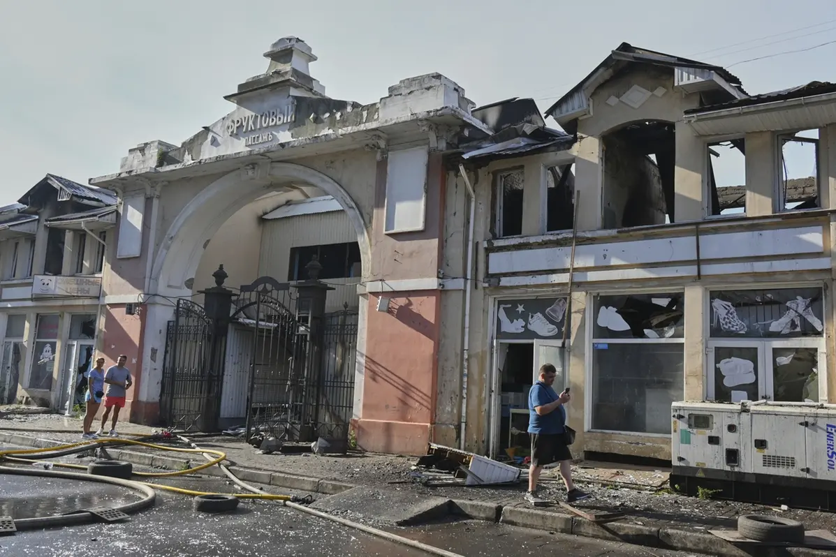 Le rovine dopo l\\'attacco dei droni russi a Odessa, in Ucraina , APN