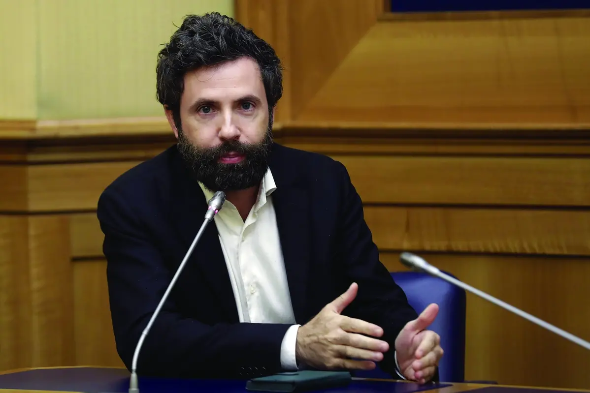 DEVIS DORI POLITICO , IMAGOECONOMICA