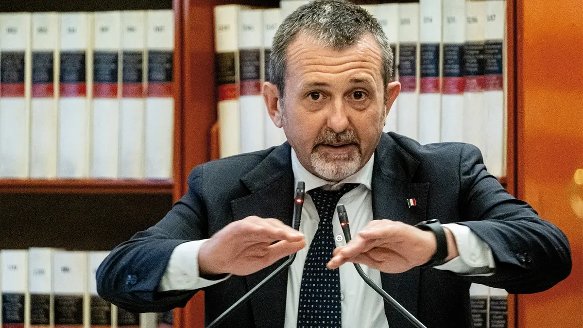 Delmastro boccia lo “svuota carceri”, mentre i Garanti chiedono riforme urgenti