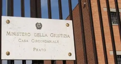 Vendetta in carcere: olio bollente sull’uomo che ha confessato l’omicidio di due donne