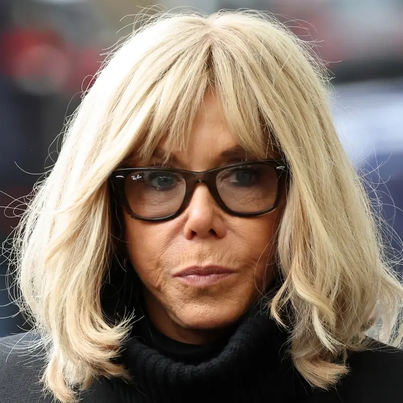 Bufera su Brigitte Macron: le sue parole contro le femministe diventano un caso
