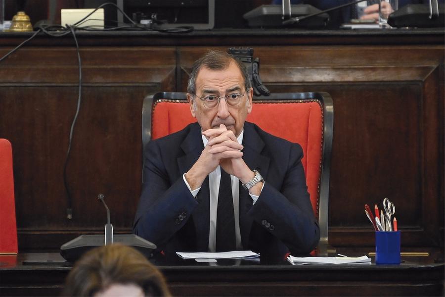 Sala a Palazzo Marino, con l’appoggio del Pd. Fontana: “Inchiesta basata su una teoria”