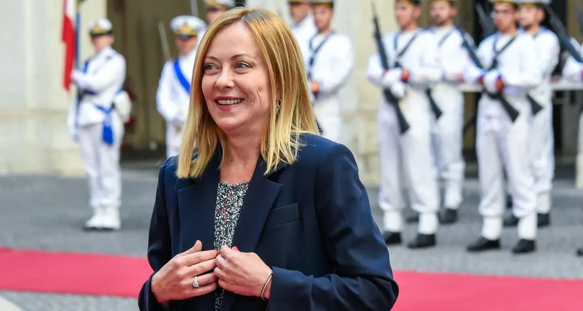 Il “lodo Meloni” sulle schede per non mettersi contro il Colle e scongiurare l’effetto-Craxi