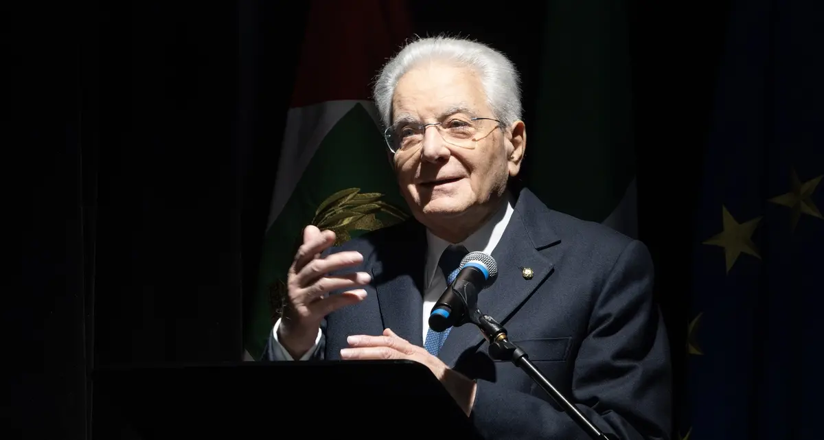 Mattarella: «Punire i giudici internazionali è un mondo rovesciato»