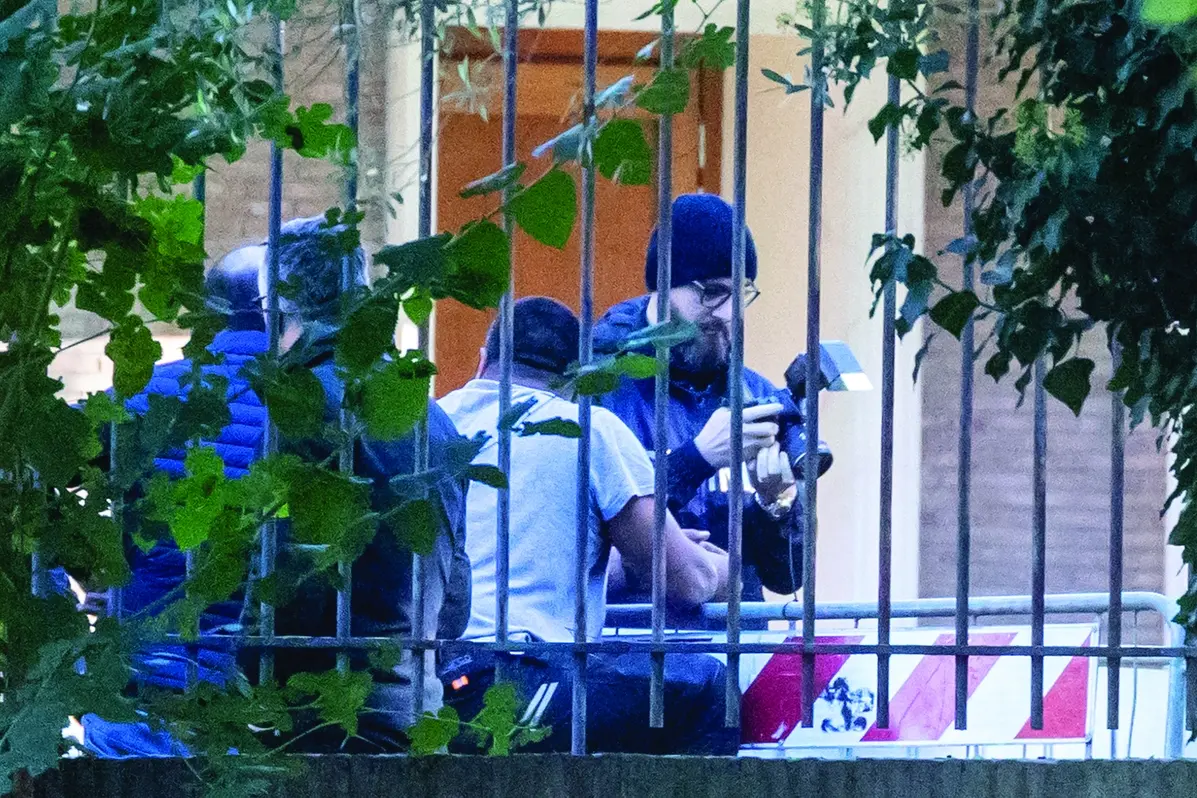 Roma Casa del jazz, cristoforo colombo, le forze di polizia su indicazione di un magistrato, scavano ala ricerca del probabile corpo del giudice adinolfi. nella foto un momento degli scavi all\\'interno del parco della casa del jazz. Roma 13 novembre 2025 (Foto: Francesco Benvenuti / LaPresse) Rome\\'s Casa del Jazz, police, acting on a magistrate\\'s orders, are excavating for the likely body of Judge Adinolfi. The photo shows a moment during the excavation inside the grounds of the Casa del Jazz. Rome, November 13, 2025 (Photo: Francesco Benvenuti / LaPresse) , LAPRESSE