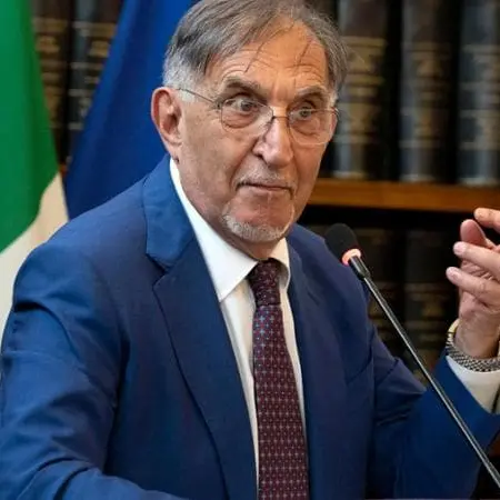 Carceri, La Russa: «Entro Natale serve decreto “fine pena a casa”»