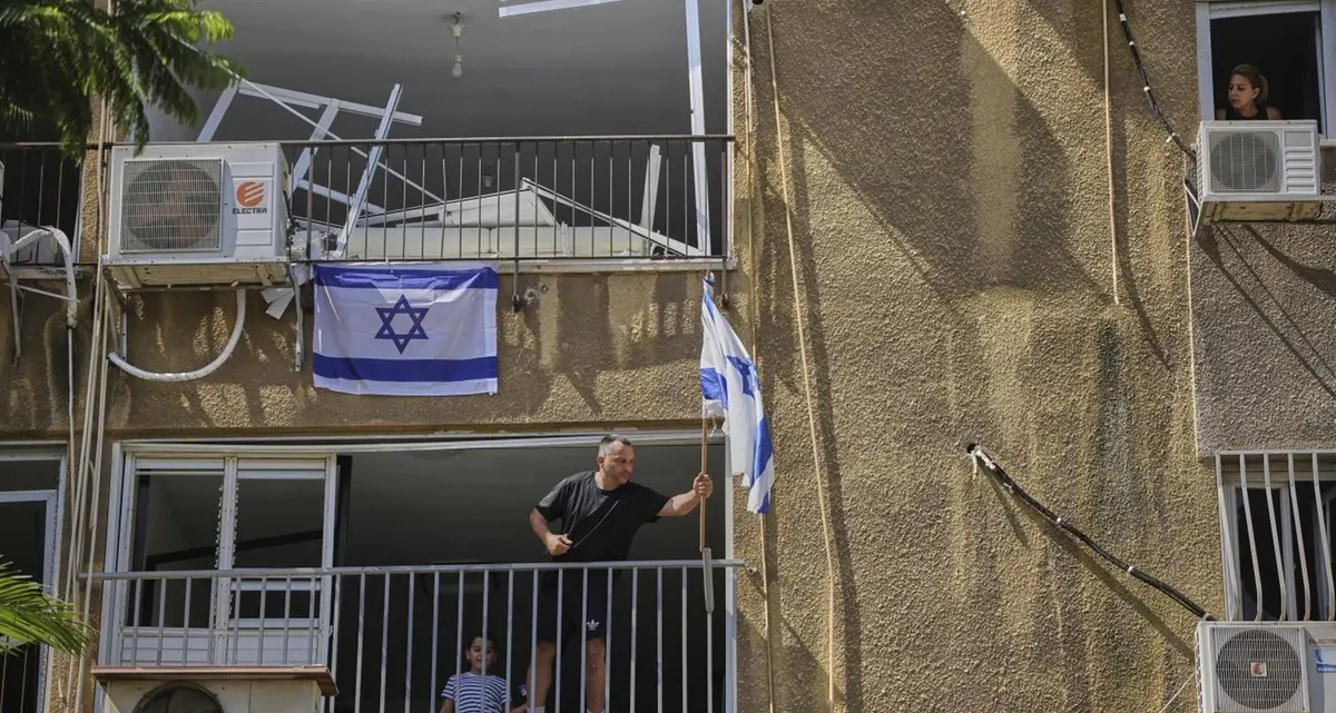 Escalation Iran-Israele, nuovi raid su Tel Aviv e Be’er Sheva: colpito ospedale, centinaia di vittime
