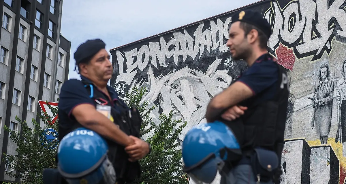 Nello sgombero del Leoncavallo c’è lo scontro tra politica e “legalità”