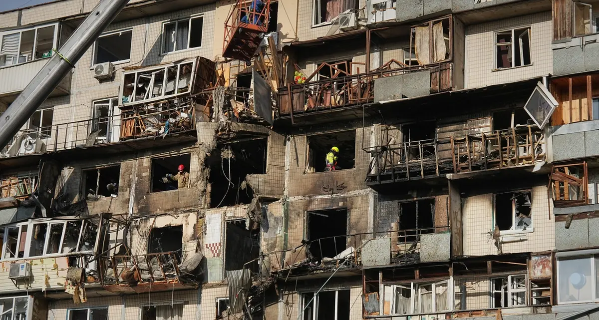 Putin fa solo la guerra: droni e missili russi si abbattono su Kiev