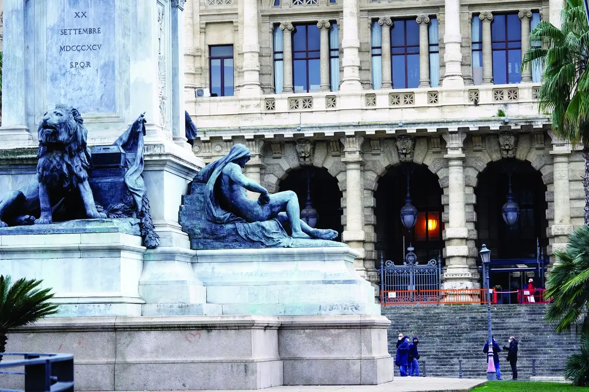 PALAZZO DI GIUSTIZIA PALAZZACCIO PIAZZA CAVOUR CORTE SUPREMA DI CASSAZIONE PALAZZACCIO , IMAGOECONOMICA