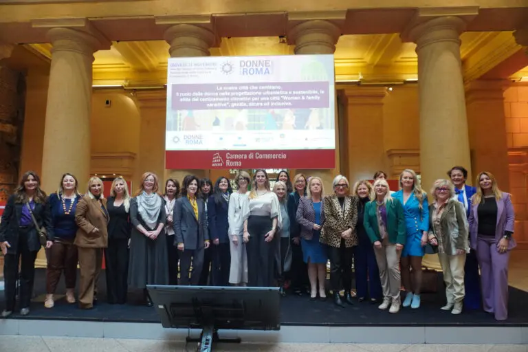 Un momento durante la fine del convegno di presentazione del documento programmatico \"Roma futura\", al Tempio di Vibia Sabina e Adriano, alla sede della Camera di commercio di Roma. , Agenzia Nova