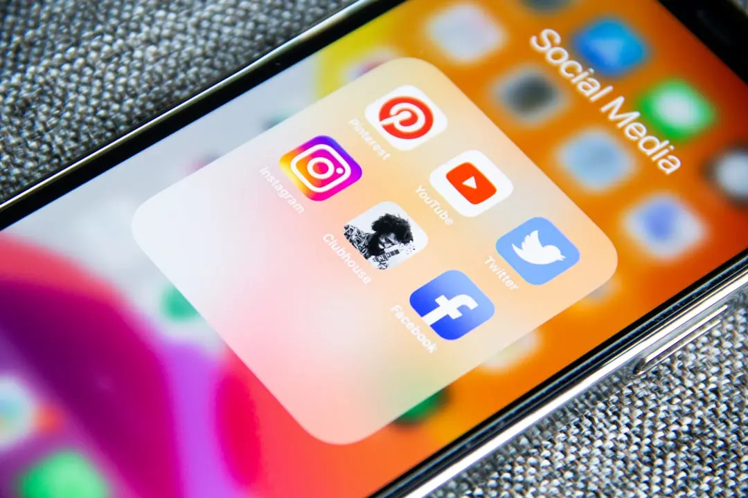 Bannati dai social network , \\u00A9Adem AY